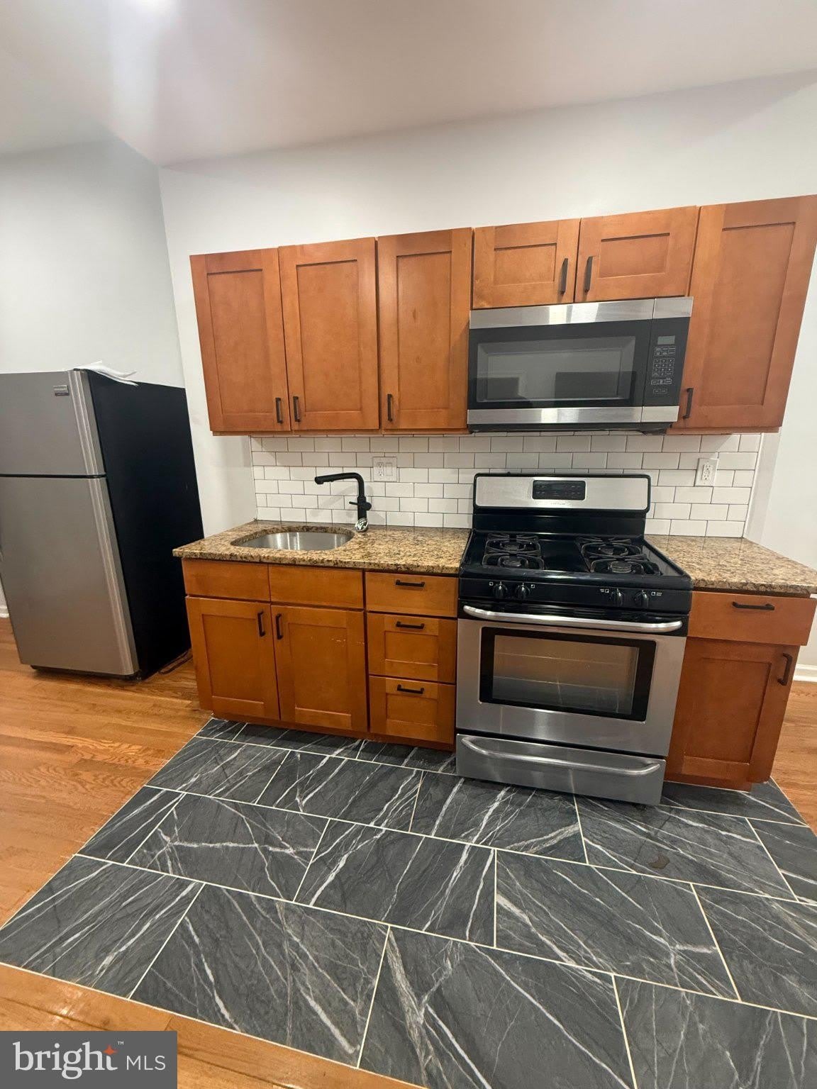 1734 W GIRARD Avenue – photo 3