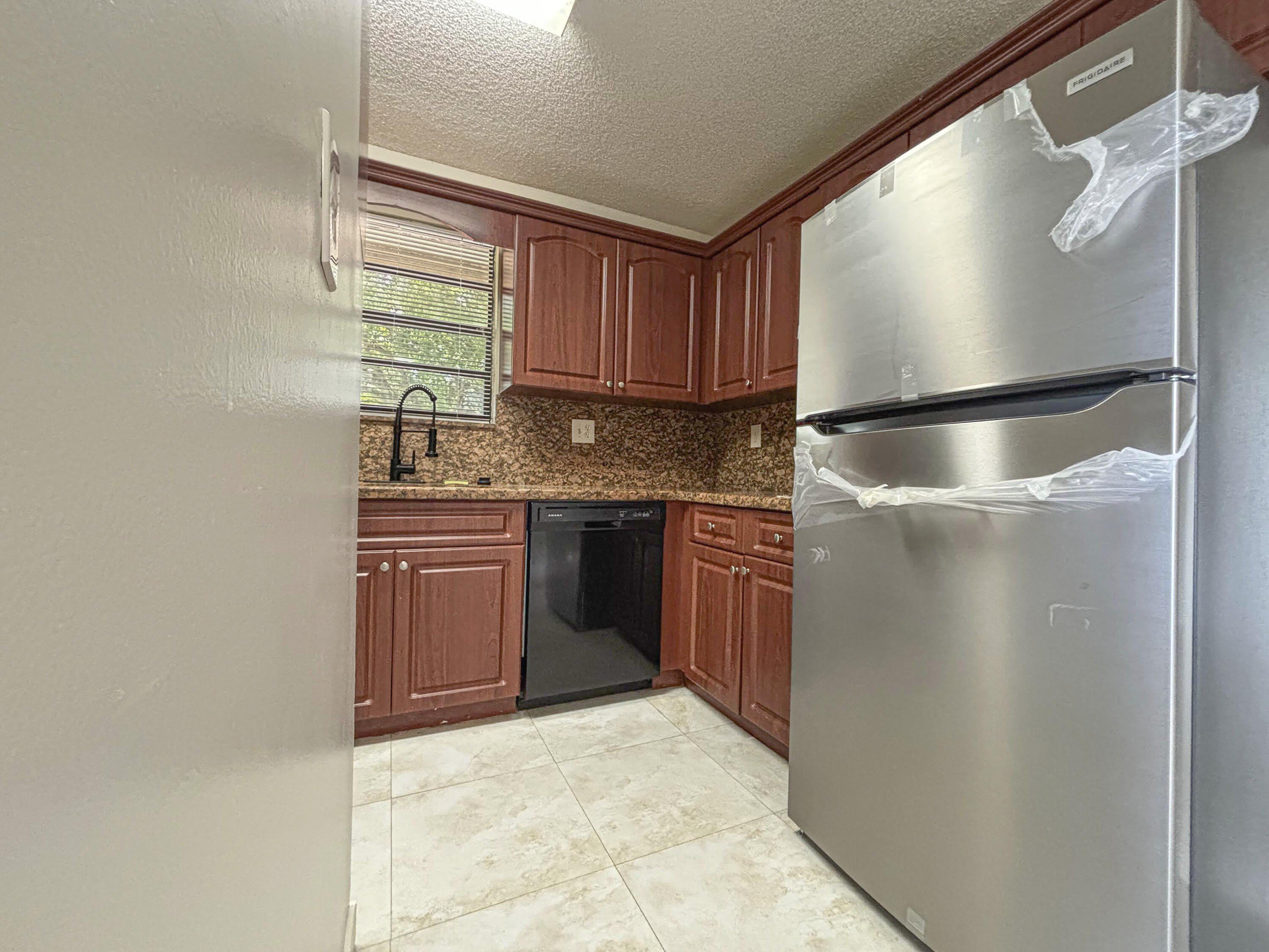 10901 NW 45th Street – photo 5