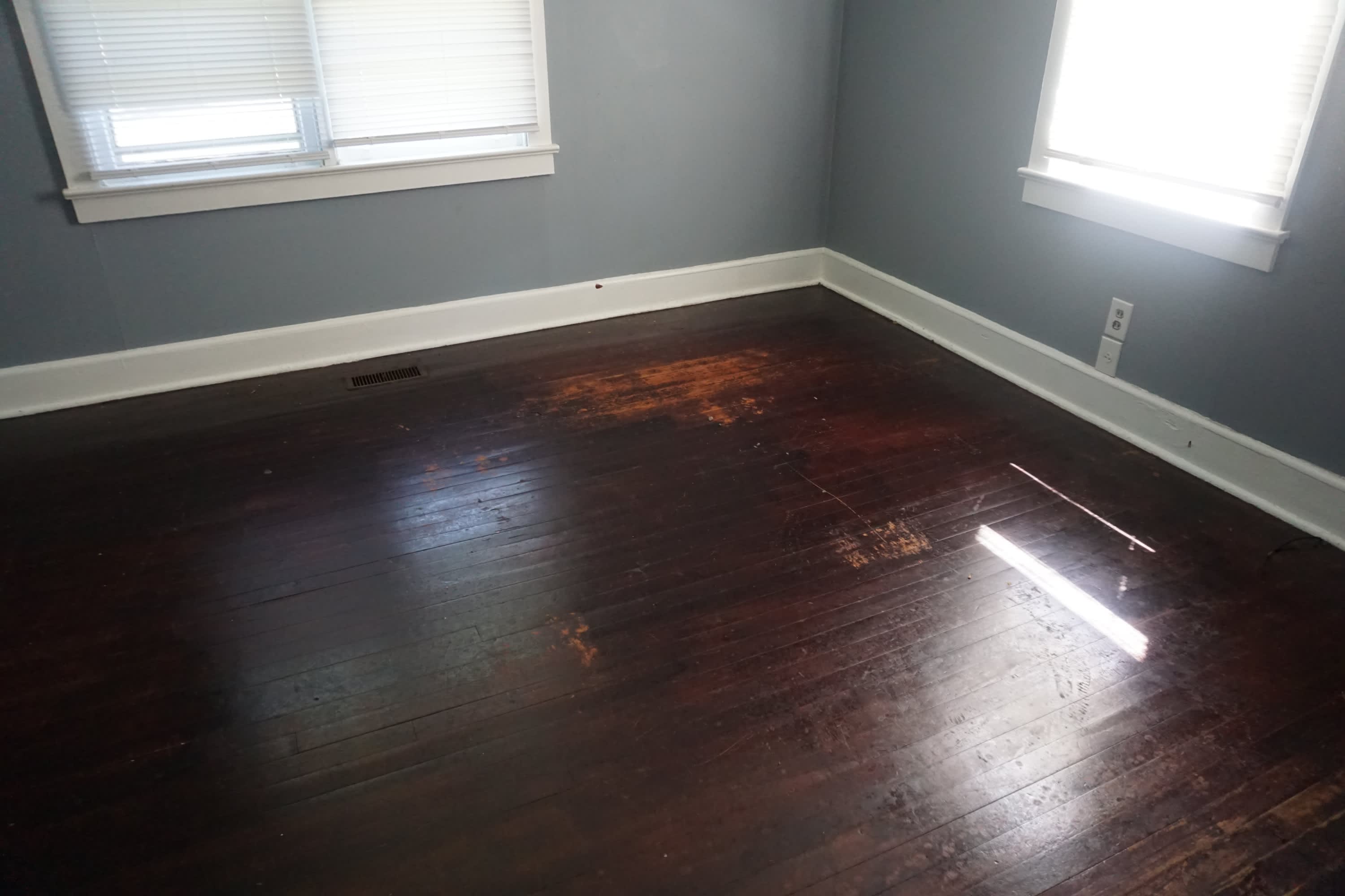 215 Evans St – photo 3