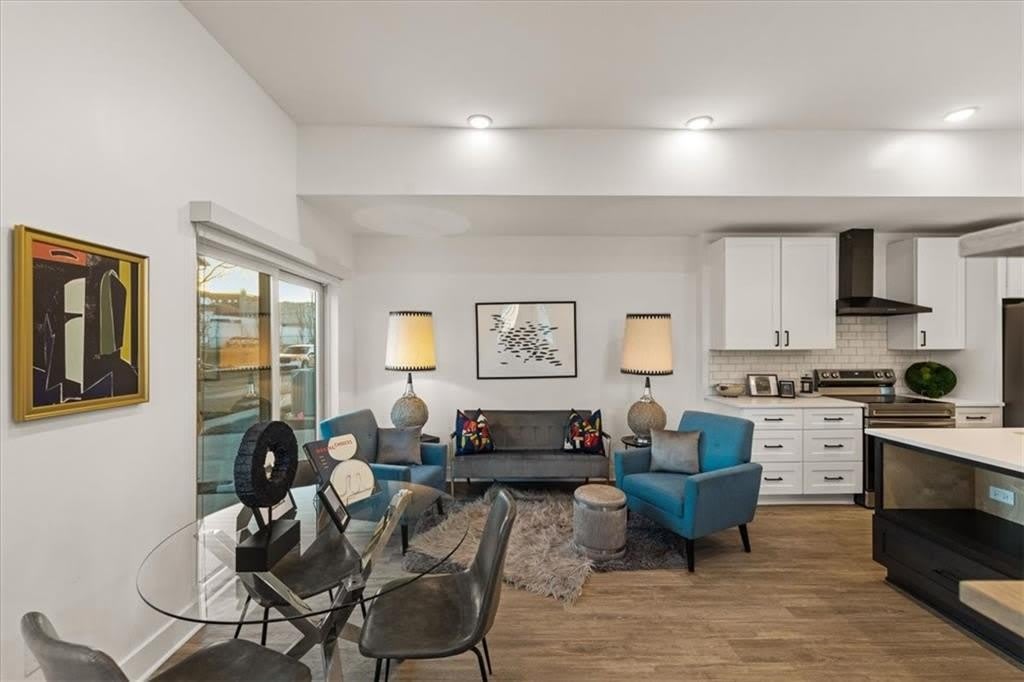 1213 E 29th Street – photo 2