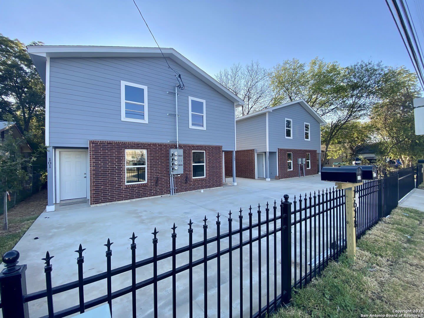 1632 S Hamilton – photo 3