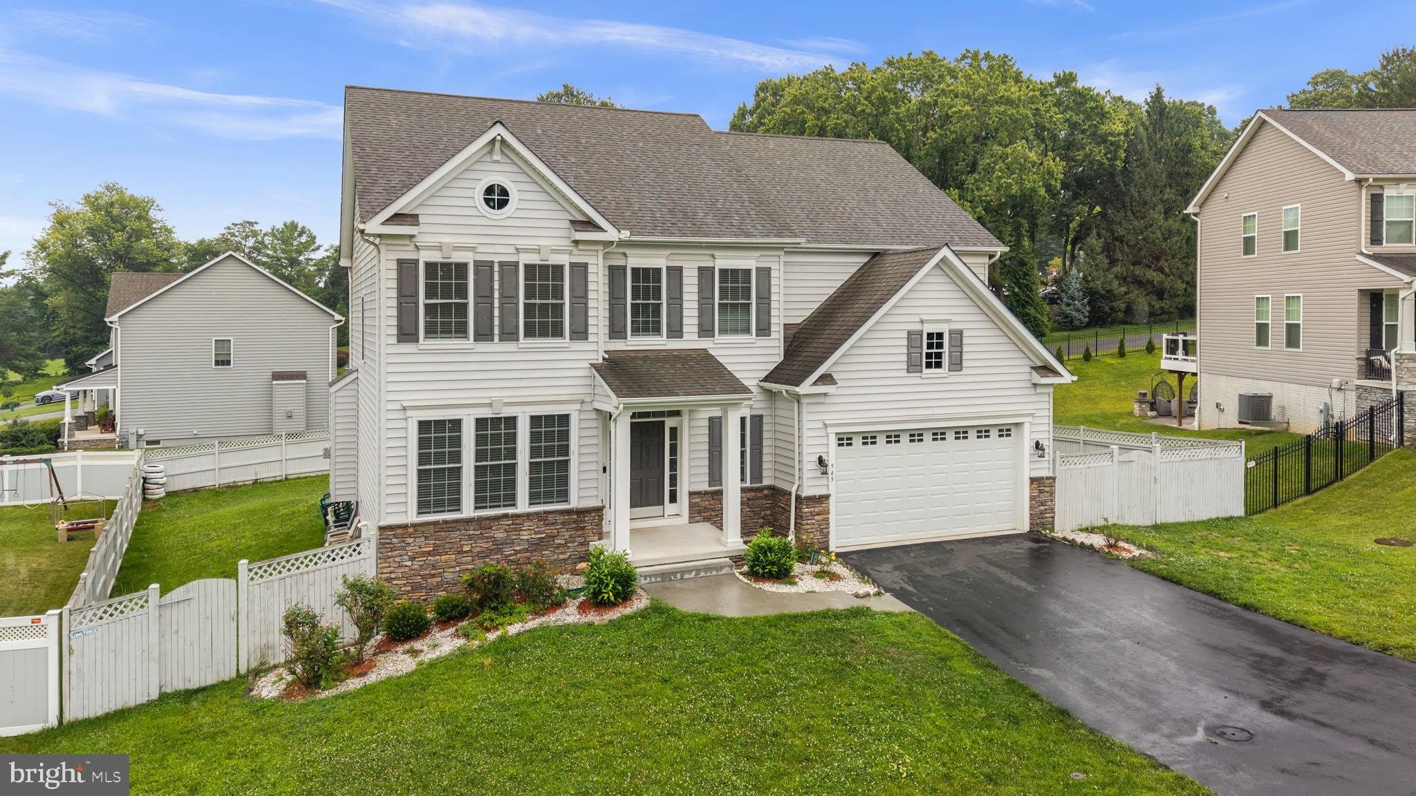 945 KAYLEY Drive – photo 2