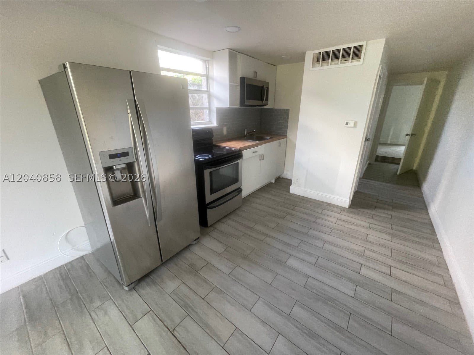1865 NW 16th St – photo 2