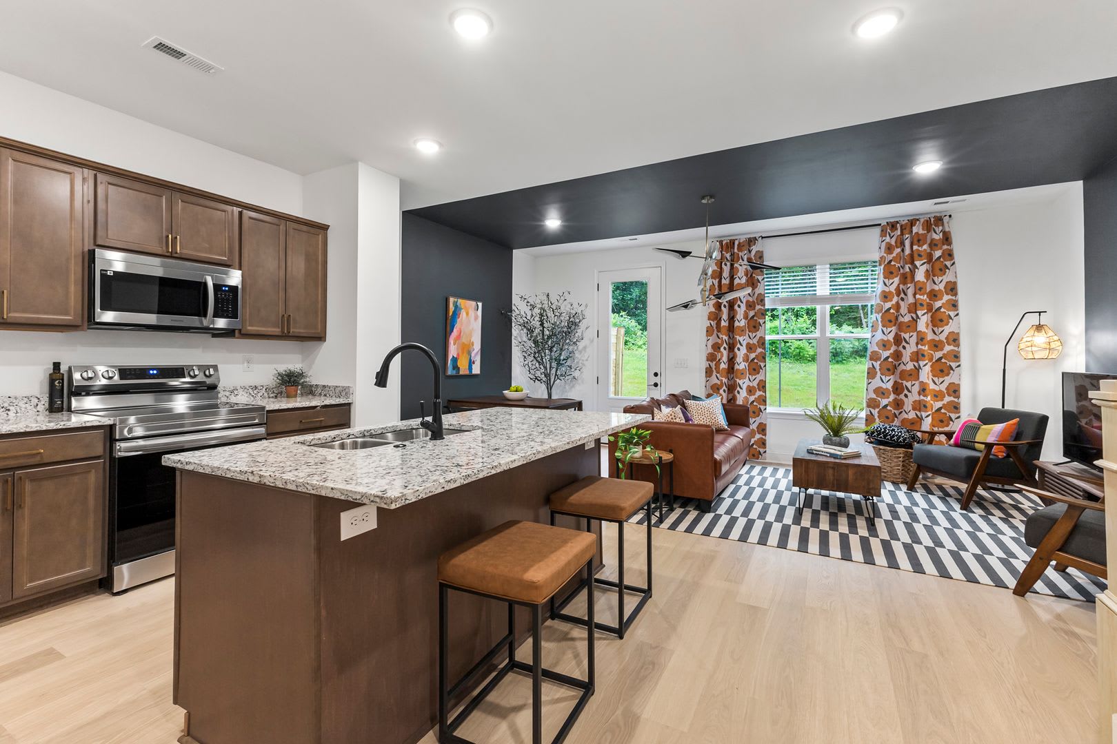 3-Bed, 2.5-Bath Townhome with Washer & Dryer Included – photo 4