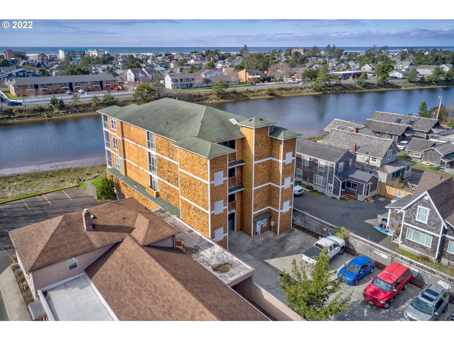 2 Bedroom, 2 Bath.. LOCATION LOCATION LOCATION.... River Views!! – photo 5
