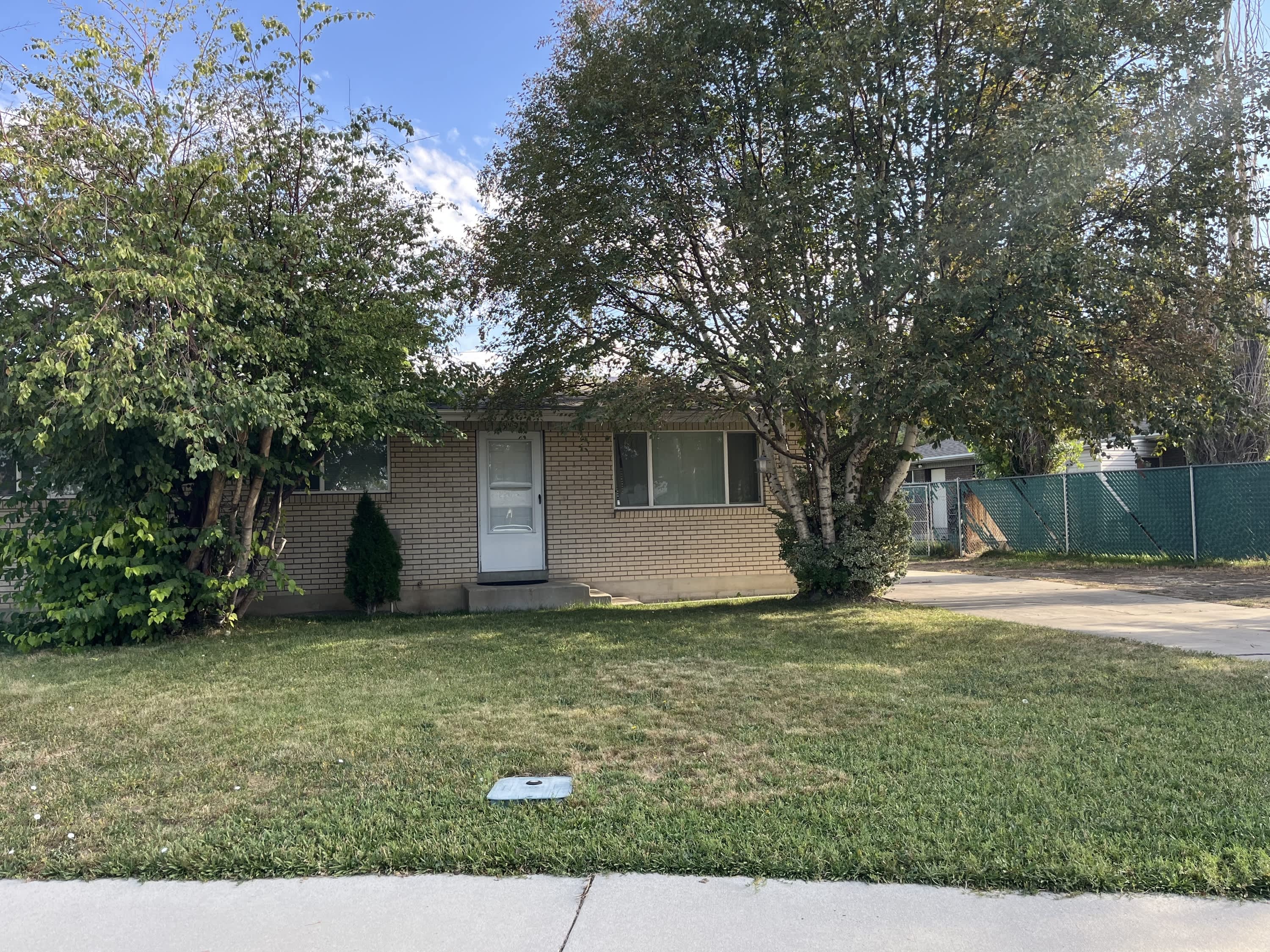 587/589 East 55 North – photo 1