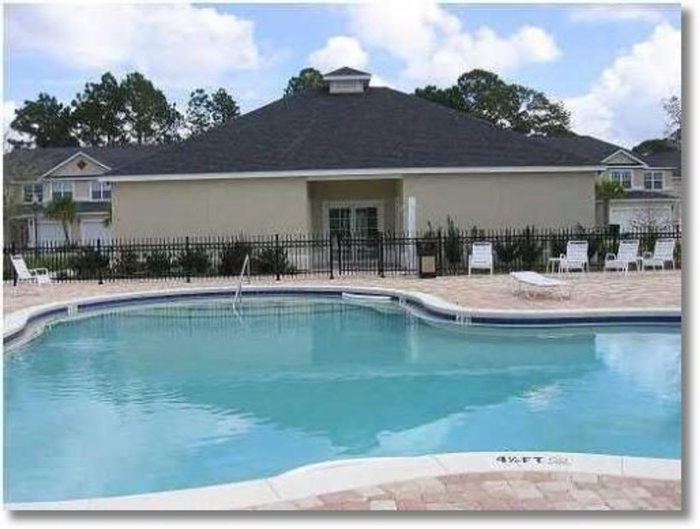 Fabulous Townhome In Gated Community W Double Ensuites Special 1 2 Off 1St Month S Rent – photo 3