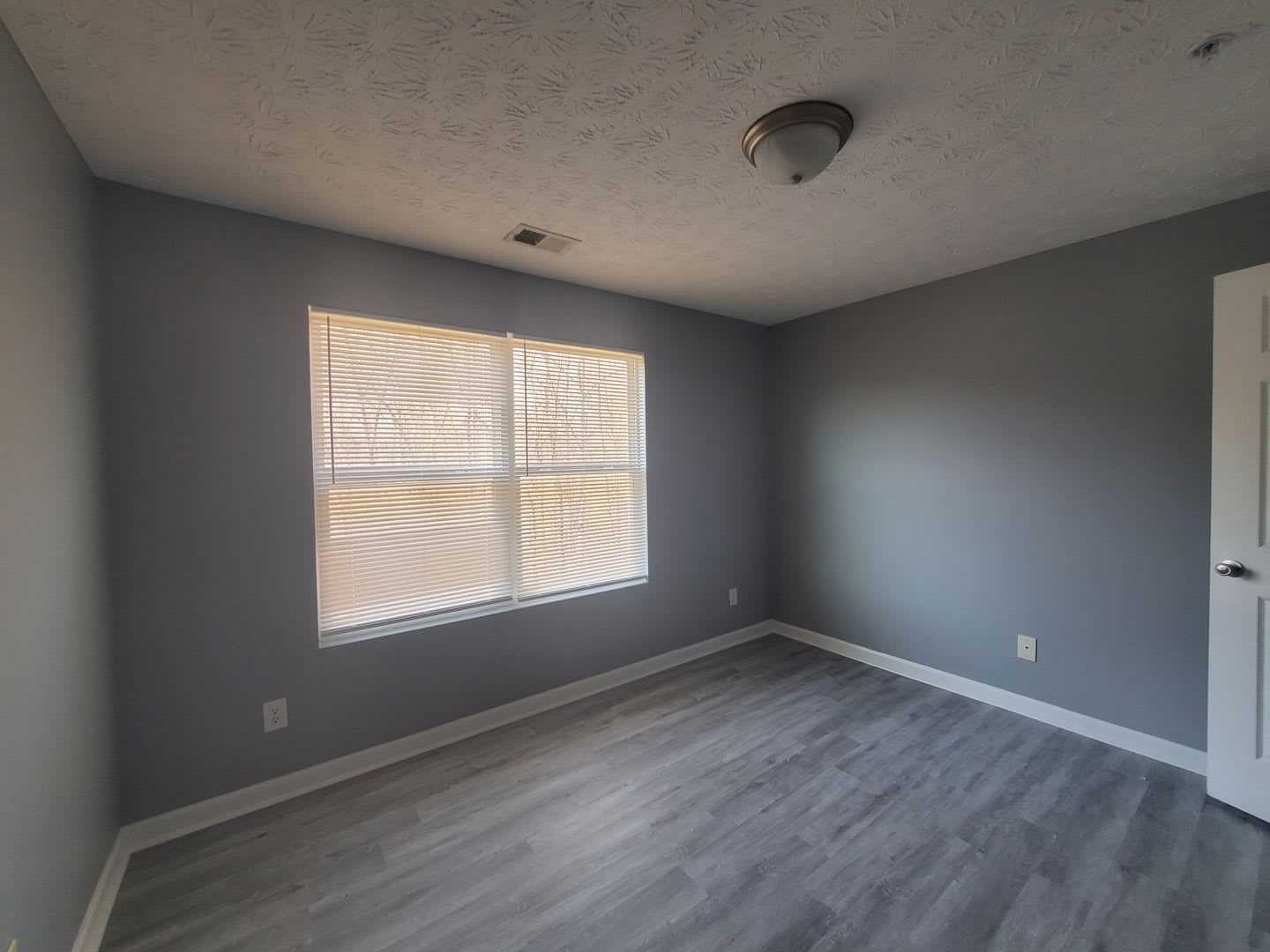 Open House Saturday from 11:00AM -11:30AM Spacious Condo – photo 3