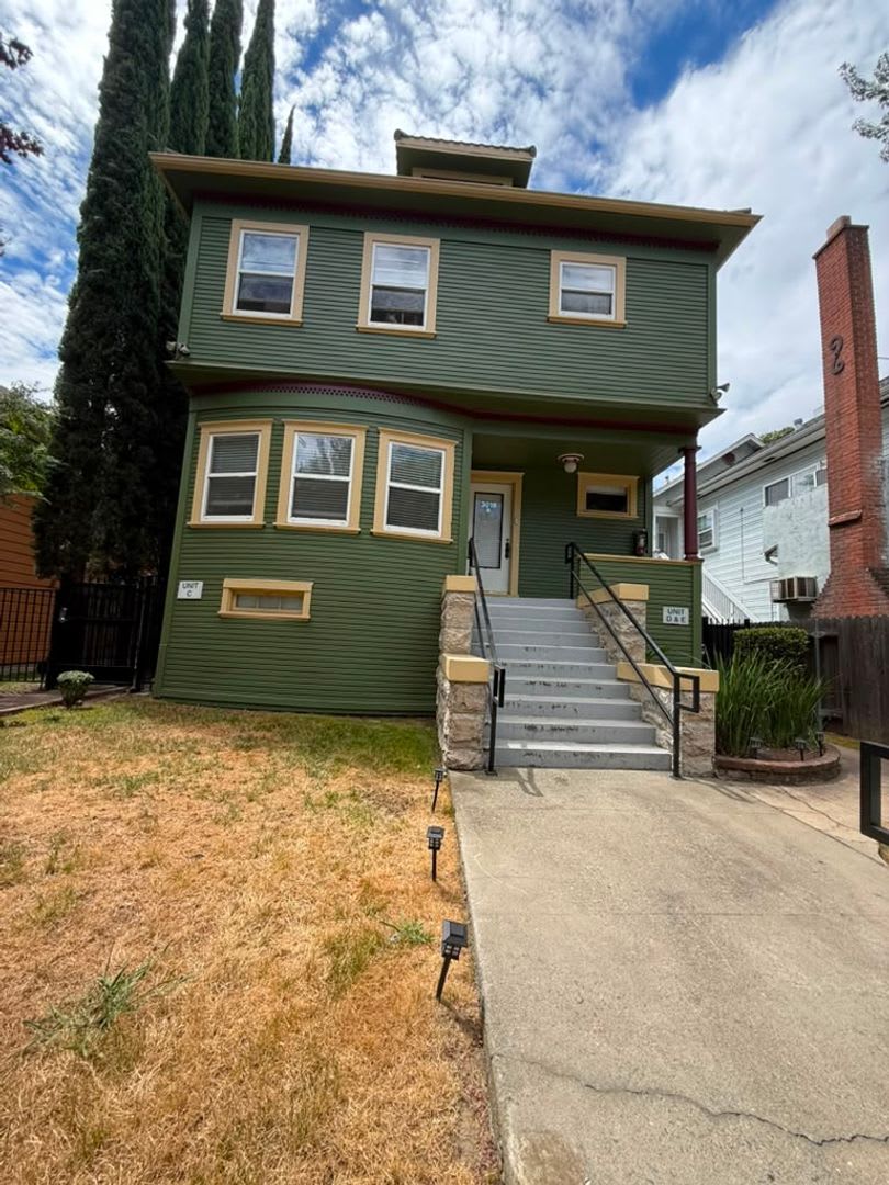 3018 I Street Unit A – photo 1