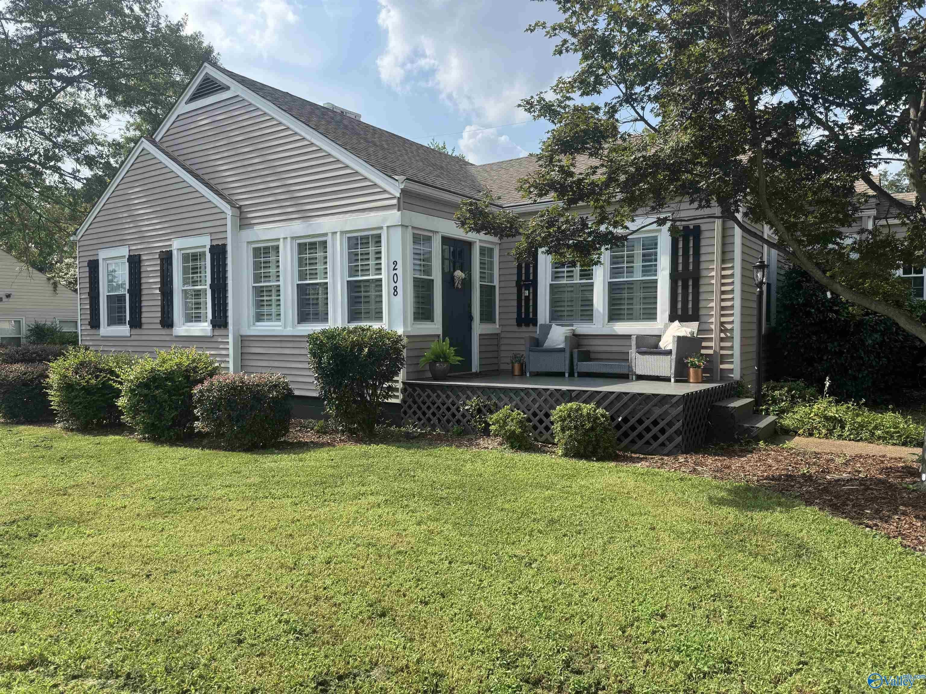 208 Surrey Road – photo 1