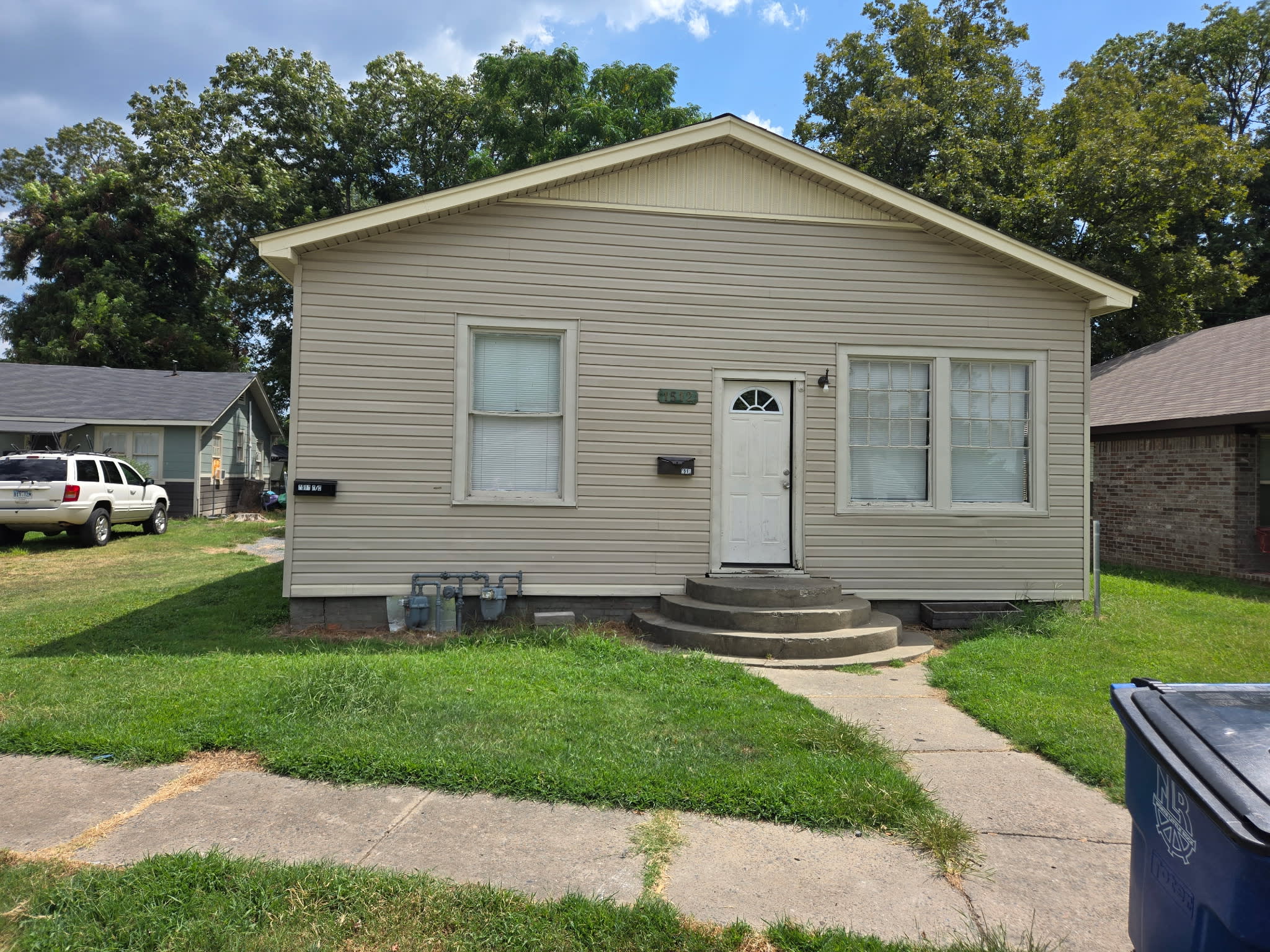 1512 Chandler – photo 1