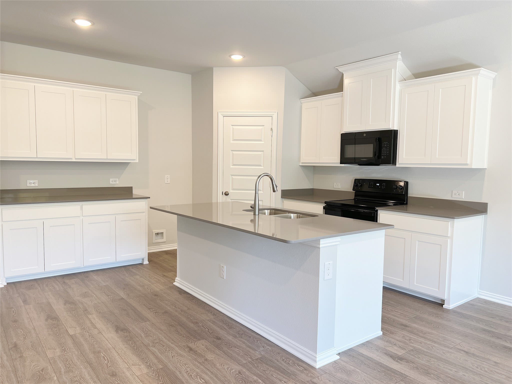 1817 Saint James Place Lane – photo 4