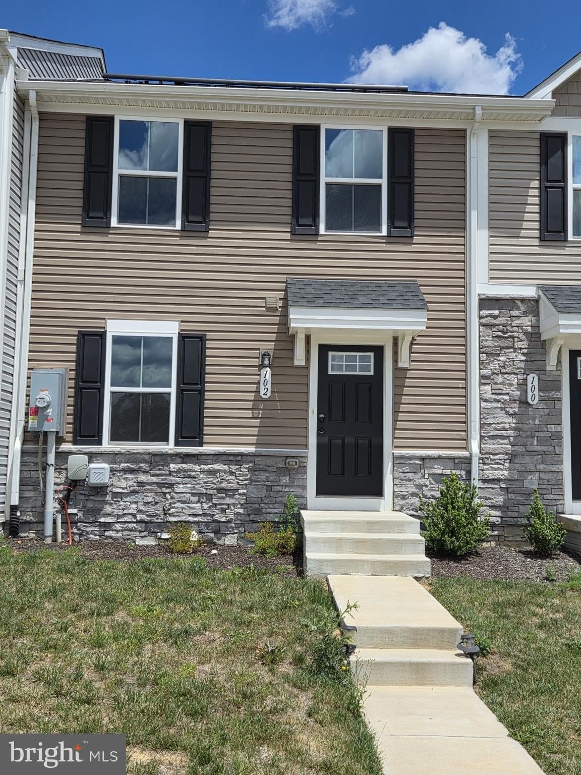 102 SPRING Place – photo 1
