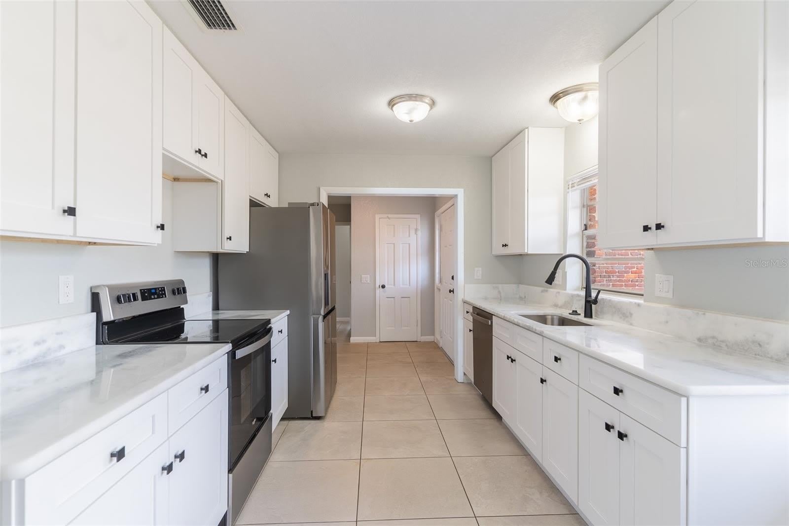 124 SHELLEY Drive – photo 3