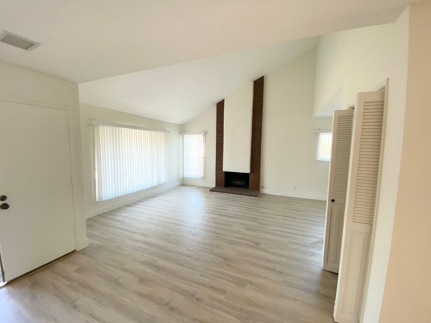 Amazing Pet friendly Anaheim home! – photo 3