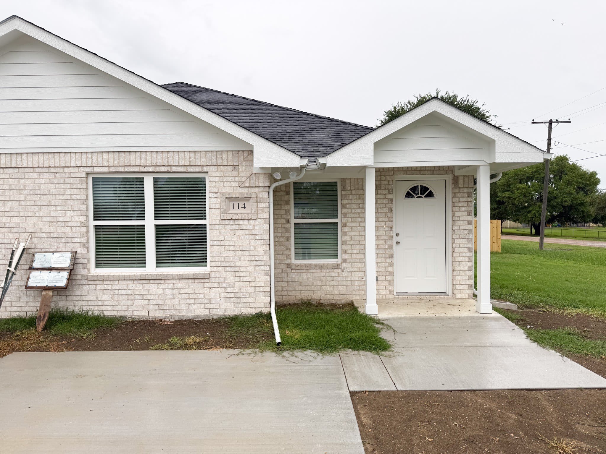 200 N Dallas Street – photo 2