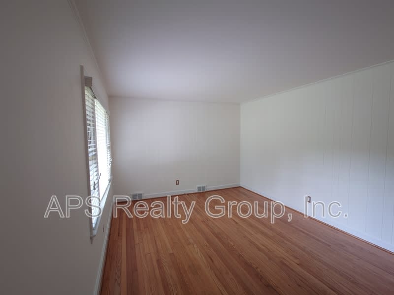 60 Glenwood Street – photo 2