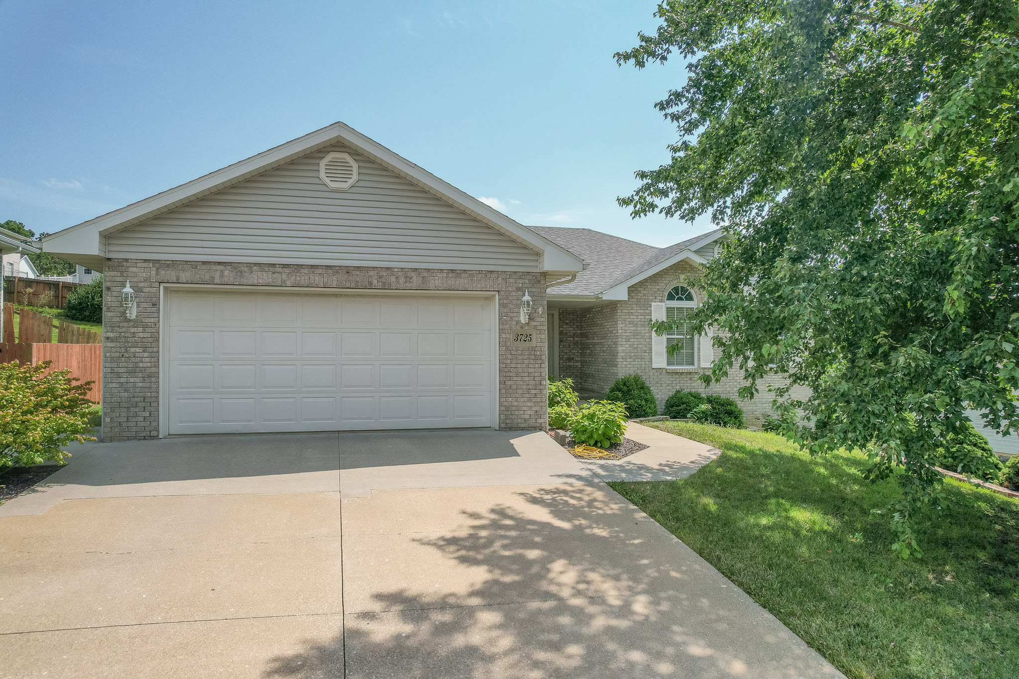 3725 Oxford Road – photo 2