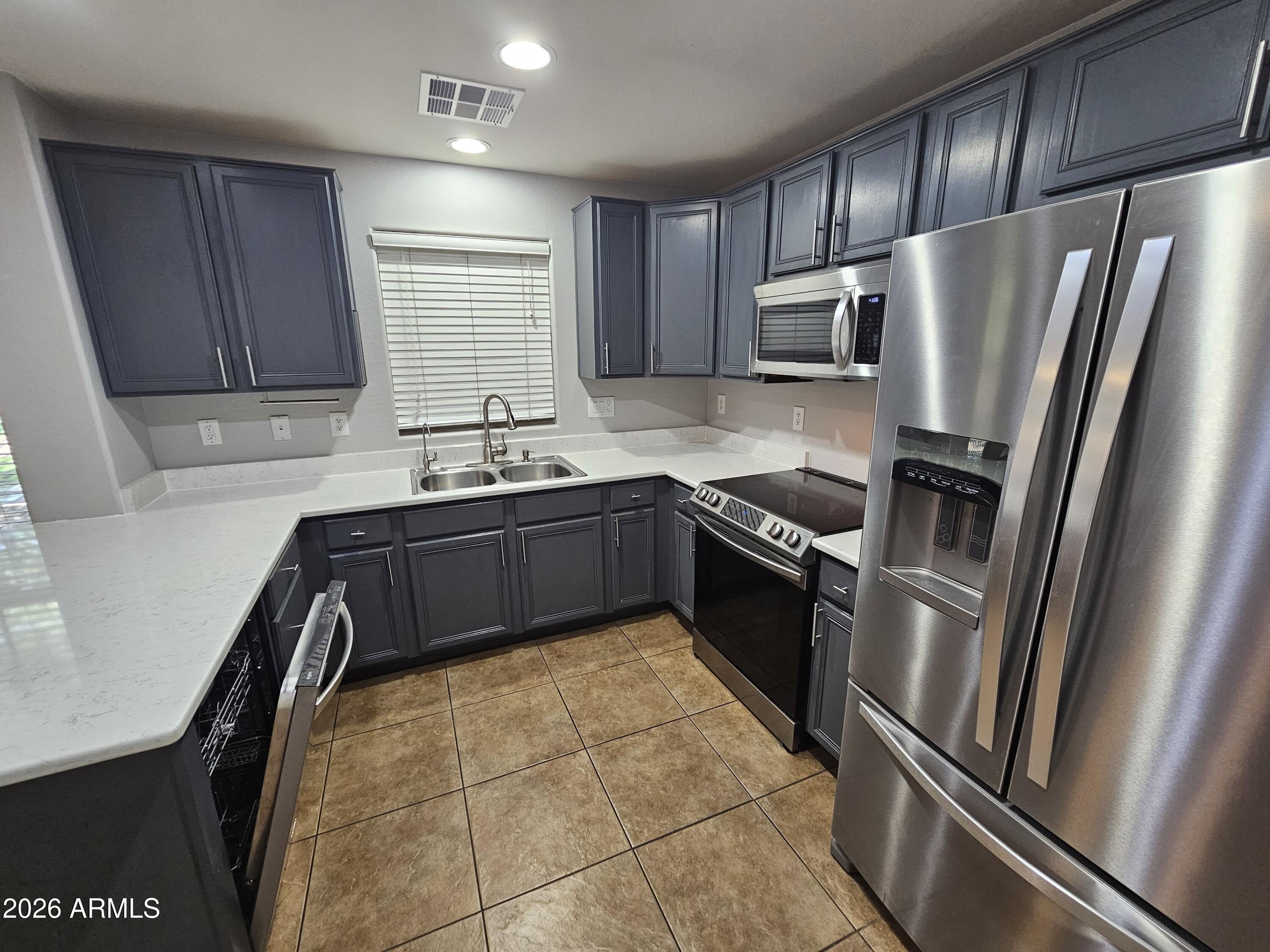 1638 S MARTINGALE Road – photo 3