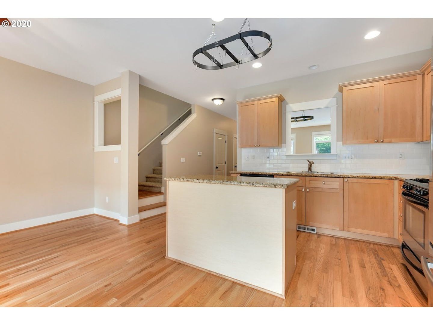 1/2 Month Free! Bright Bull Mountain Townhome – photo 4