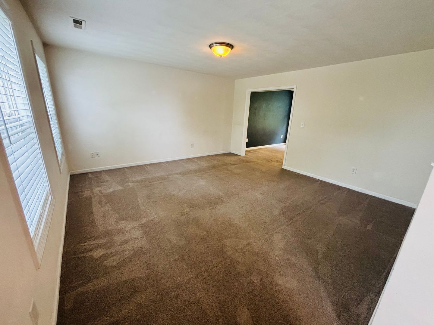 4 Bedroom 2.5 Half Bath House with 2 Car Garage – photo 2