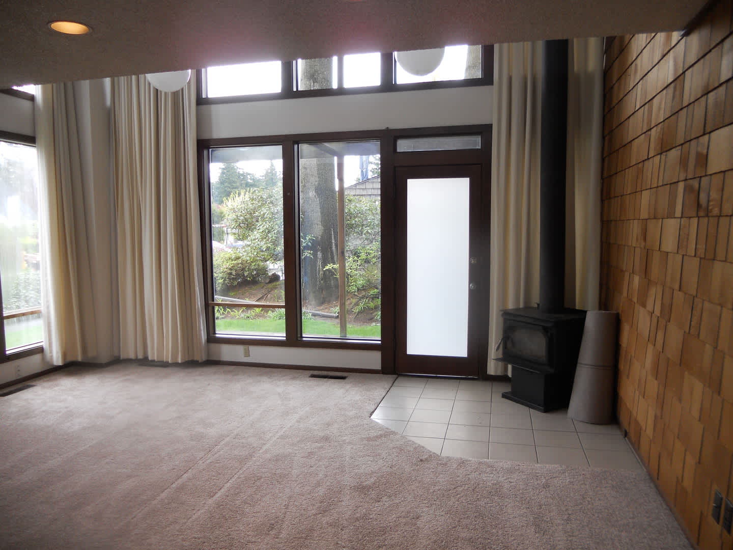 Spacious 2 bedroom 1 bath 1192 sq ft. – photo 3