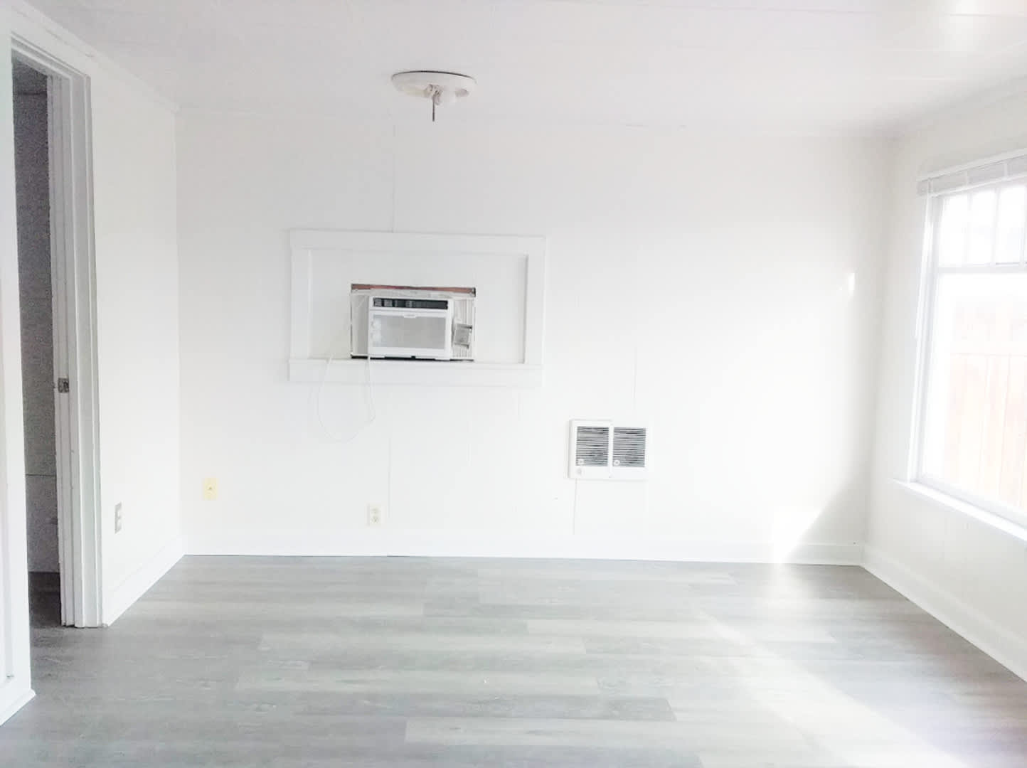 Two-Bedroom, One-Bath HOUSE for Rent ~ Water and Sewer Included! – photo 4