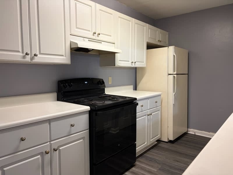 902 Tomahawk Ct. – photo 2