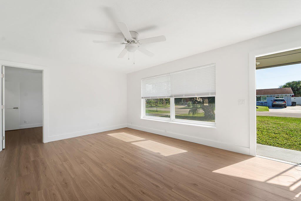 4317 Birdwood Street – photo 3