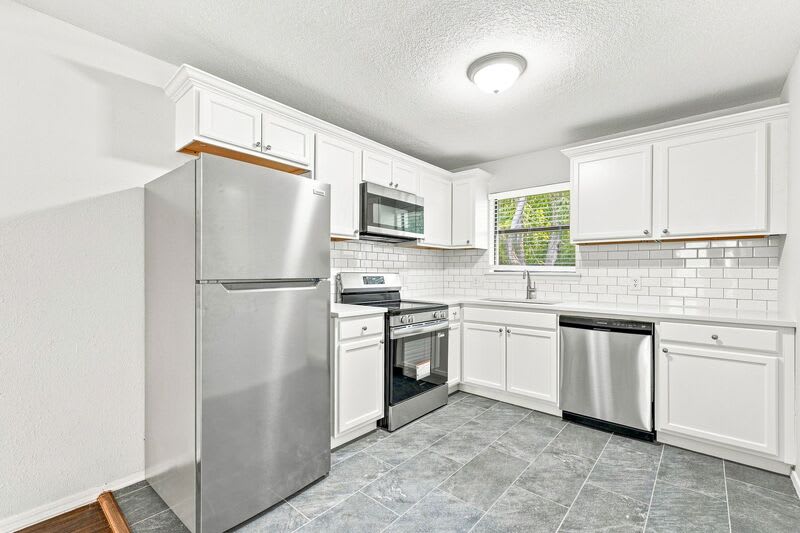 2764 N Barcelona Ave – photo 2