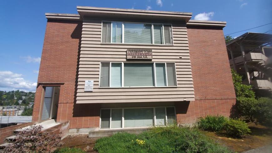 4760-22nd Ave NE – photo 1