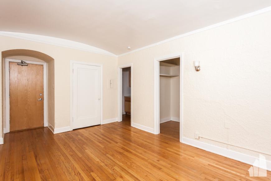 531 W Arlington Pl – photo 4
