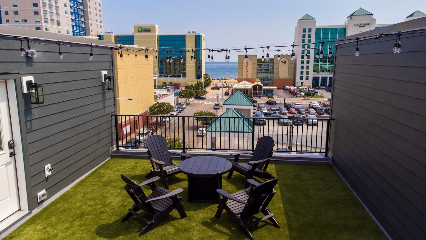 2530 Pacific Avenue – photo 1