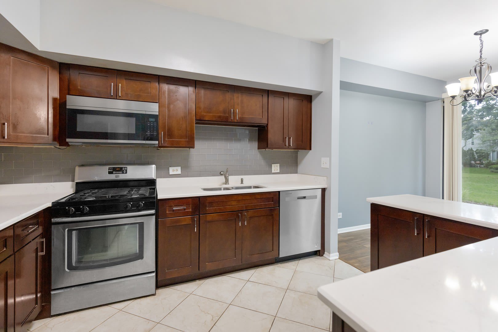 1175 REGENCY Drive – photo 5