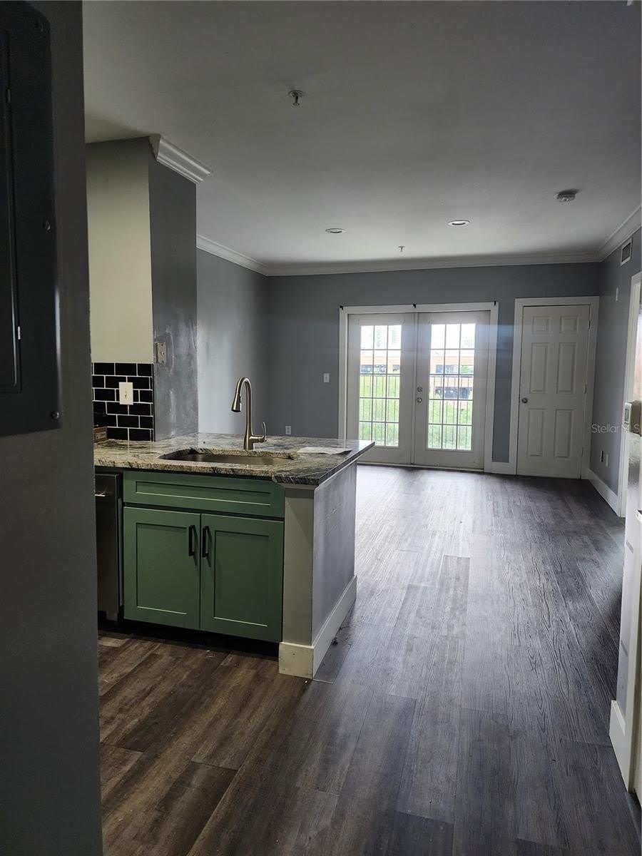 206 E SOUTH Street – photo 4