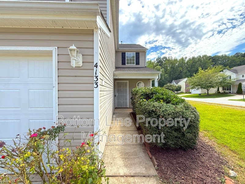 4133 Robinwood Dr – photo 2