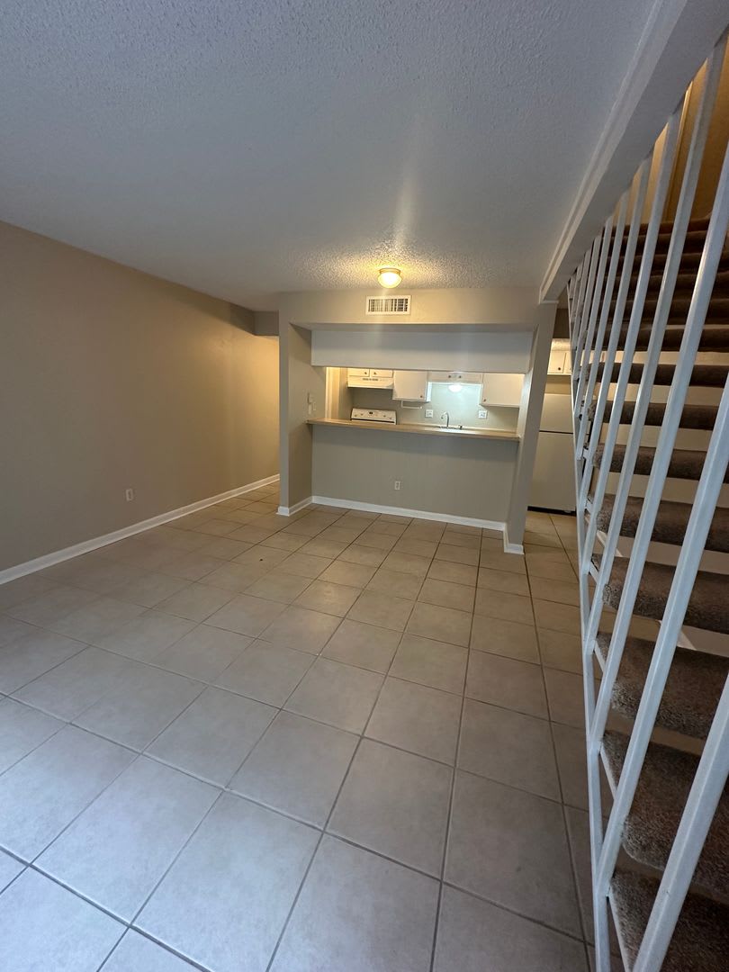 1BD/1BA Townhouse located on the Germantown/Memphis Line! – photo 2