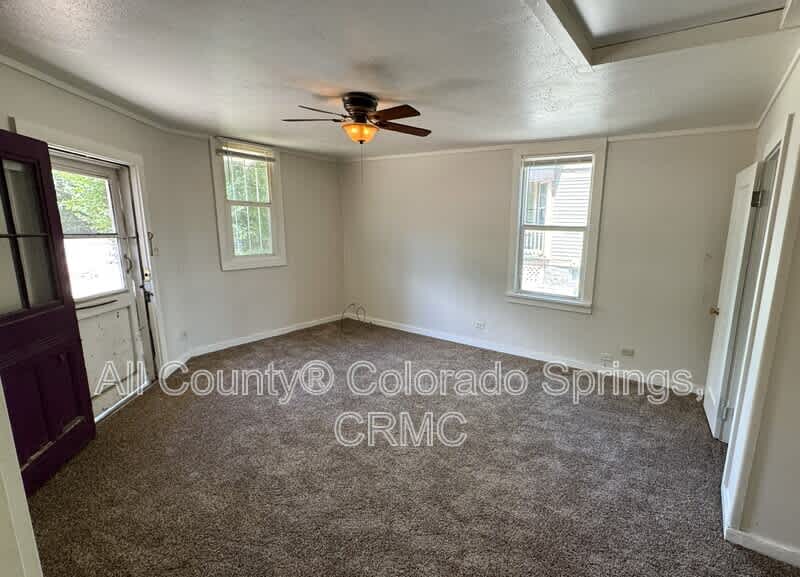 215 E Dale Street – photo 4