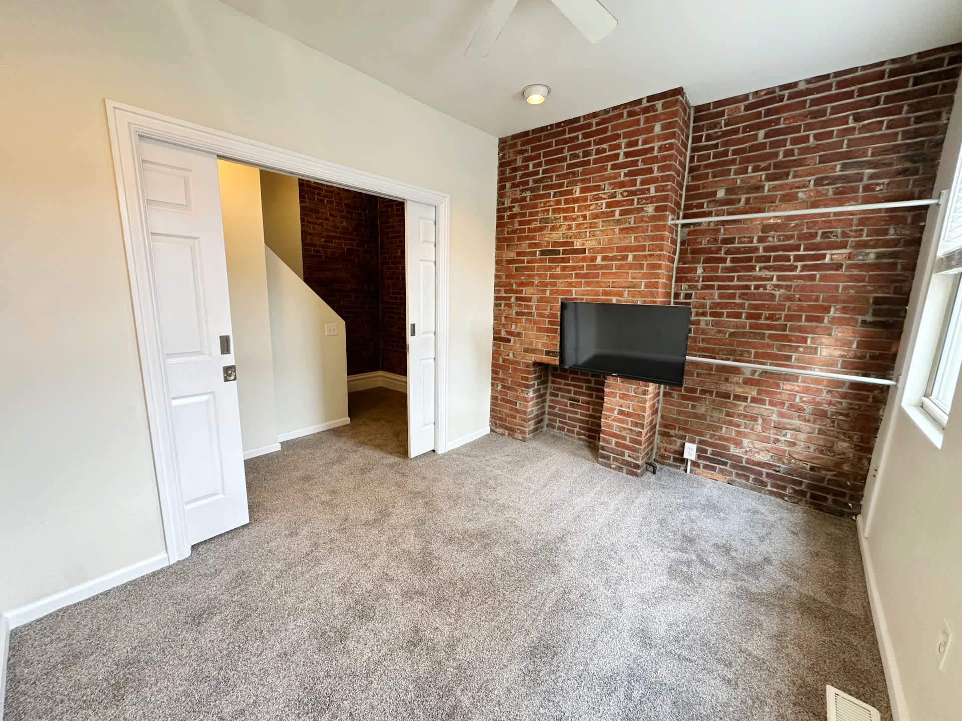 2104 Carey Way – photo 5