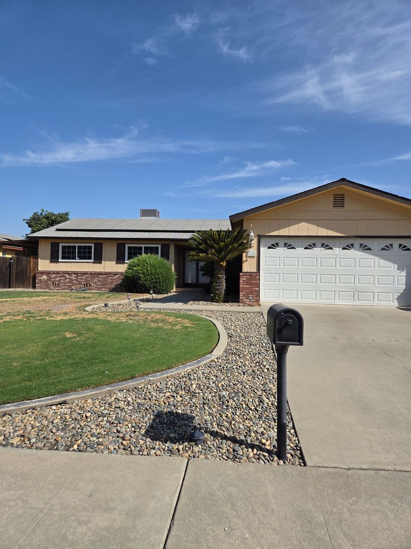 Four Bedroom with pool! – photo 2