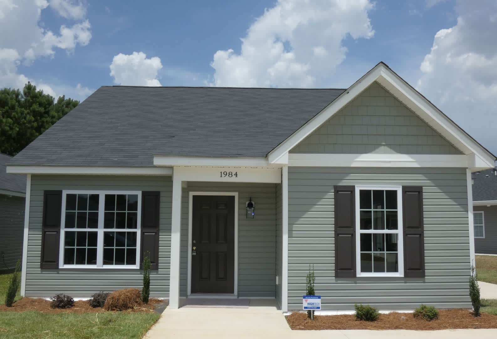 One Story House for Rent -3 bedrooms! – photo 1