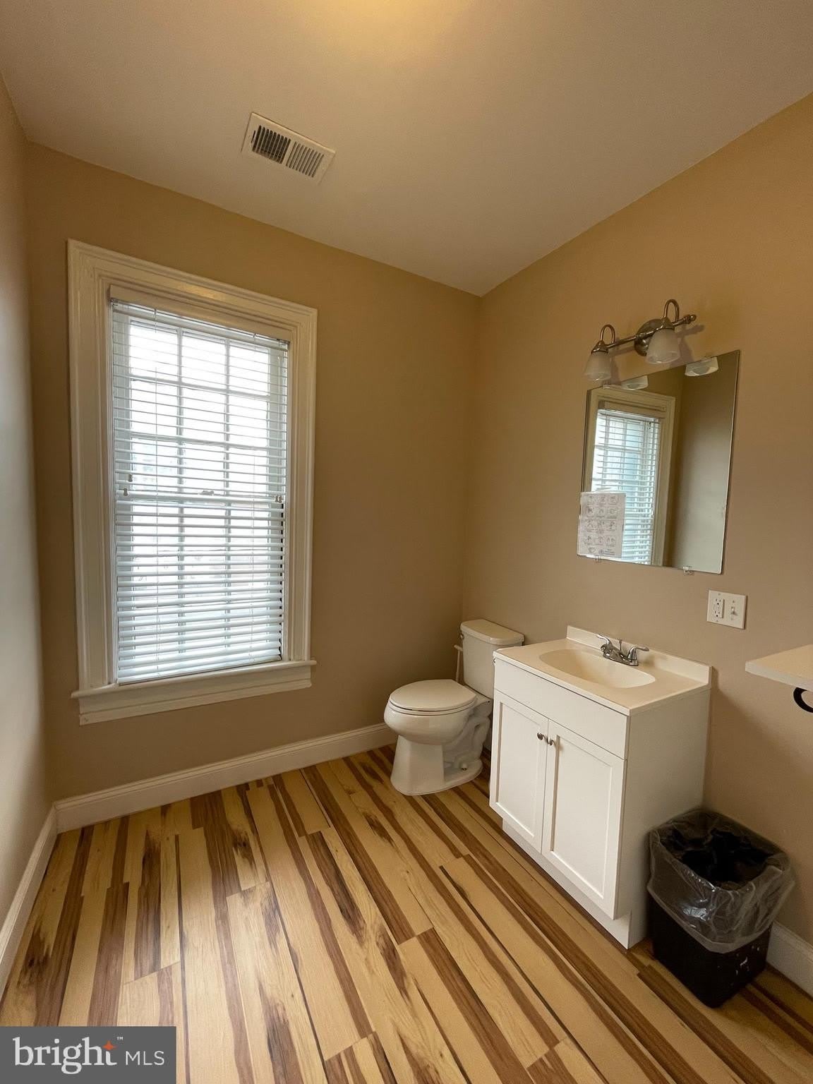 312 W KING Street – photo 1