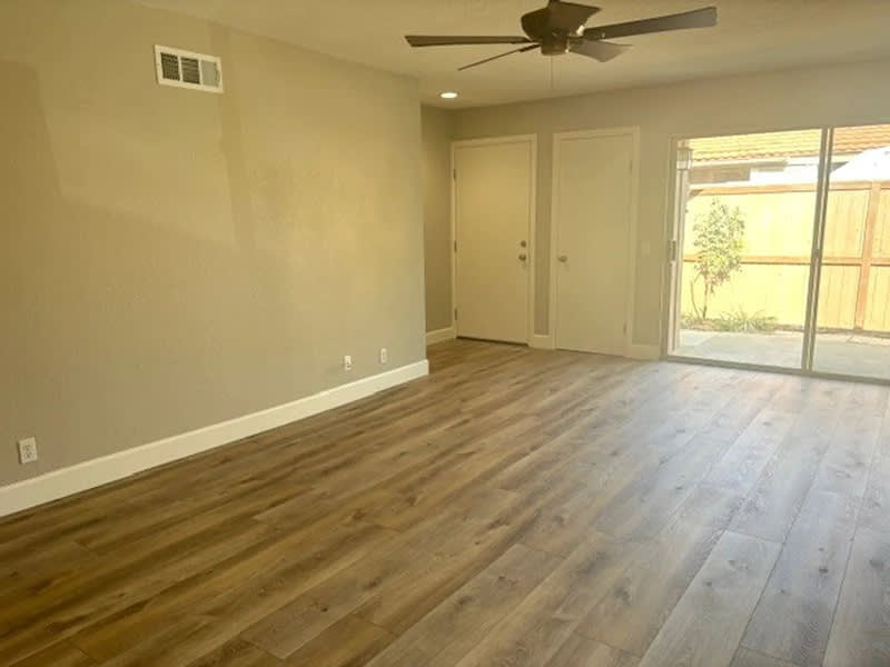 2174 Larch Ln – photo 3