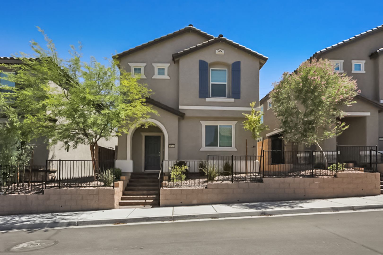 Skye Canyon Beauty With 3 Beds And A Loft – photo 4