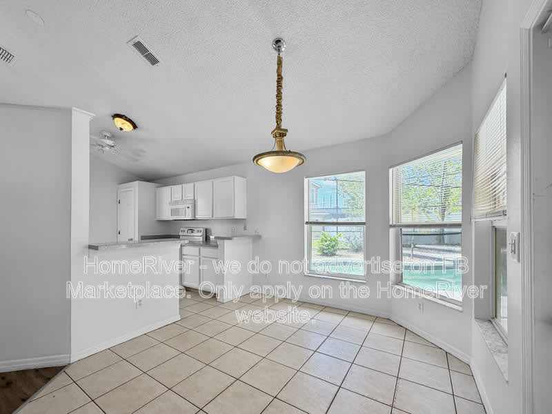 2932 Pembridge St – photo 5