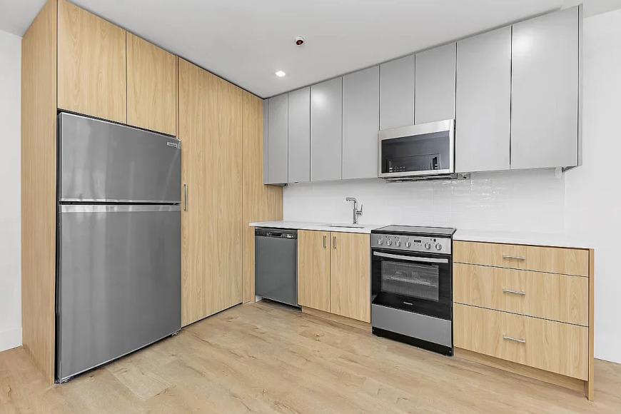 36-45 31st Street – photo 3
