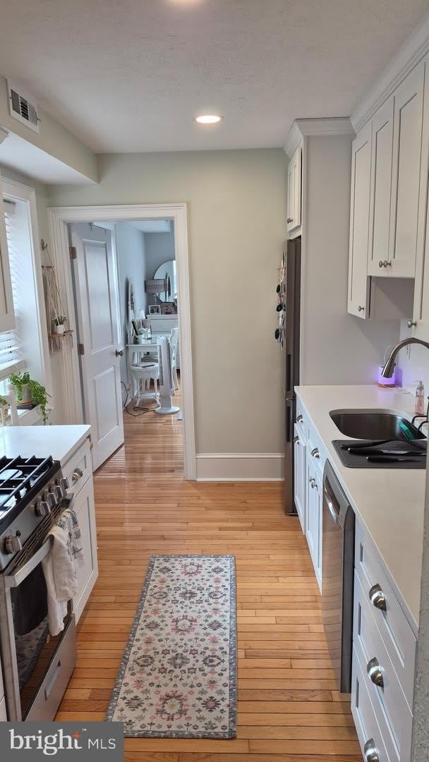 230 PINE ST #2R – photo 2