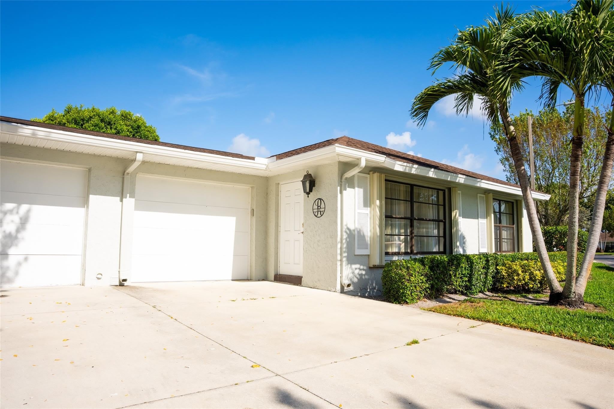9870 Pecan Tree Drive – photo 2
