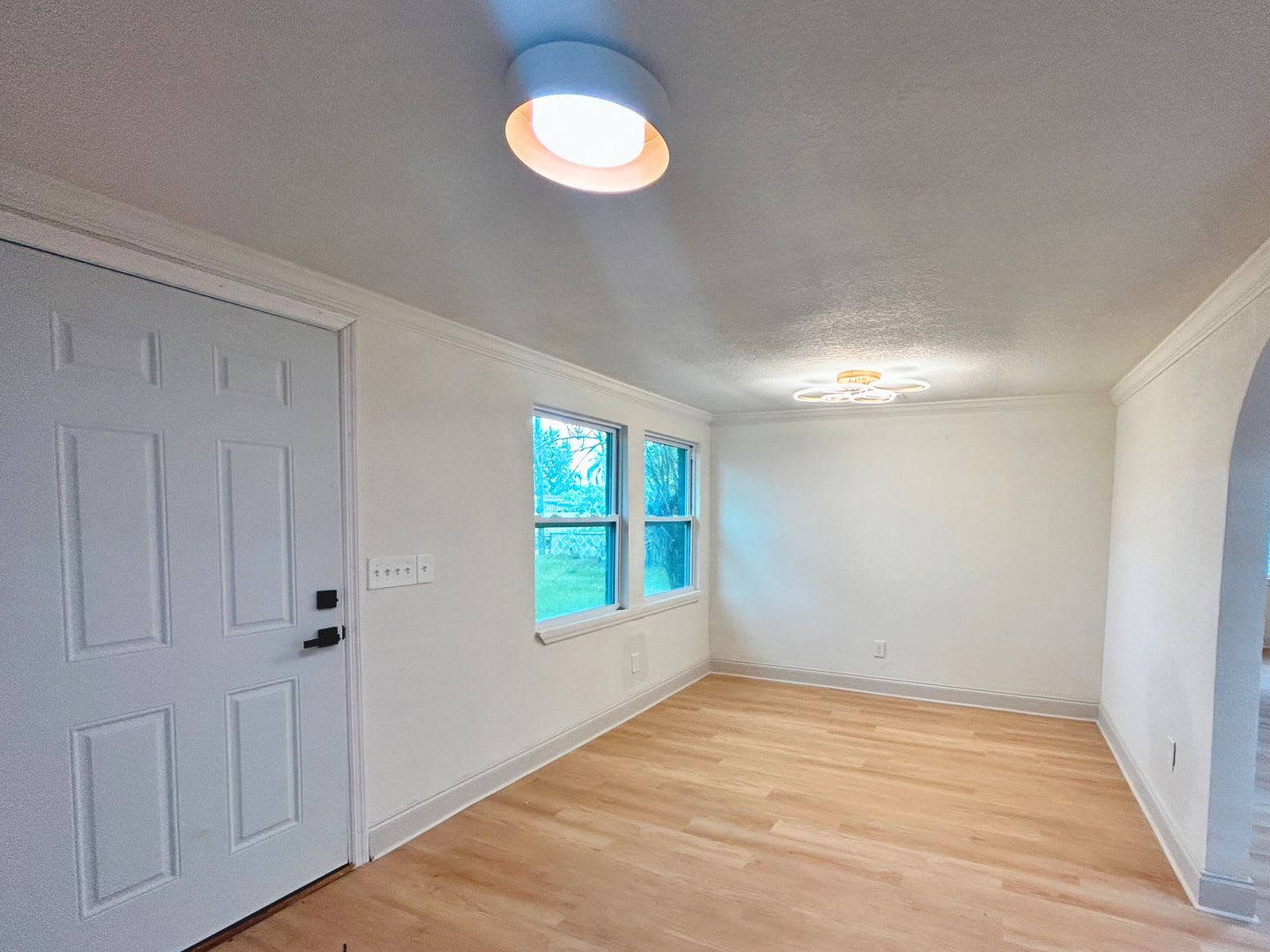 Newly Renovated 2-Bed, 1-Bath Duplex with Modern Upgrades – photo 3