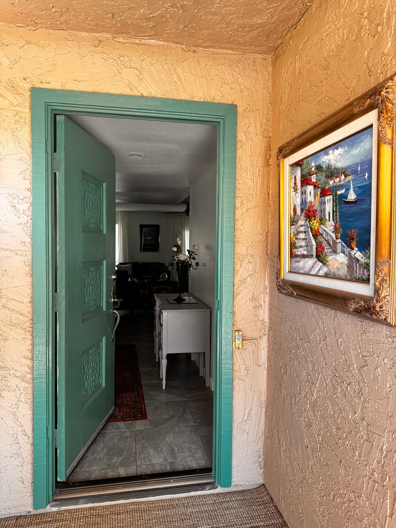 Check Out This Lovely 3 Bed 2 Bath Home For The Fall Season Rental Available Now Through November 2026 – photo 4